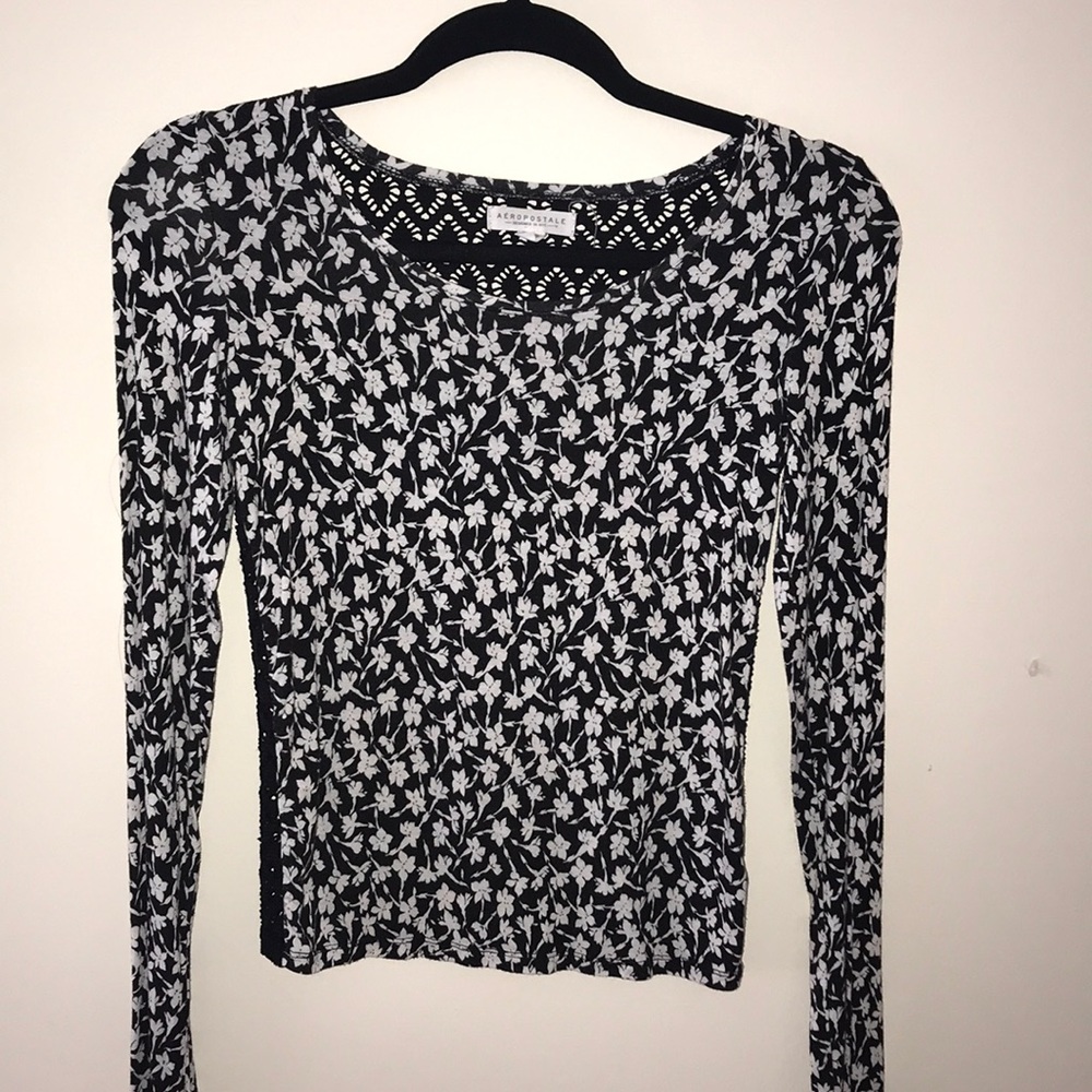 Black & white printed long sleeve shirt!!
